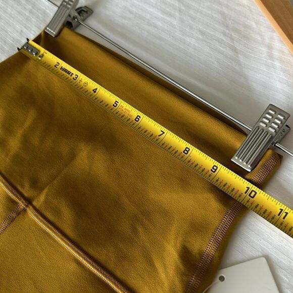 Lululemon‎ Align Super High Rise Short 10" Gold Spice size 4 NWT - Picture 5 of 7